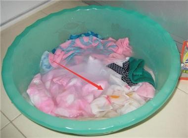 脏衣服泡久了洗得更洁净？教你1简略笨办法，洗得干干净净没细菌