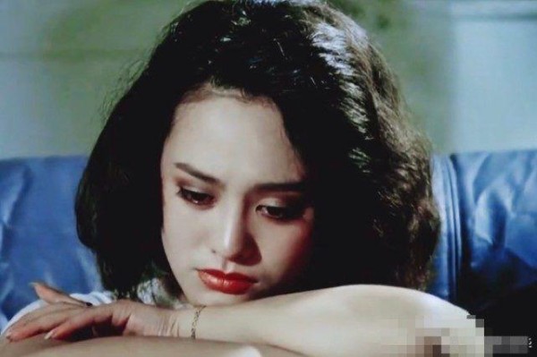 年轻时的宁静才叫美，一颦一笑美到不可方物，完全颠覆你的想象