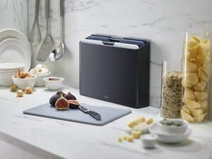 外观非常时尚现代化的一款砧板 Joseph Folio Plastic Cutting Board Set
