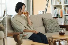 50岁太太晒省钱妙招,节俭到“抠门”,网友却直呼:接地气!图片