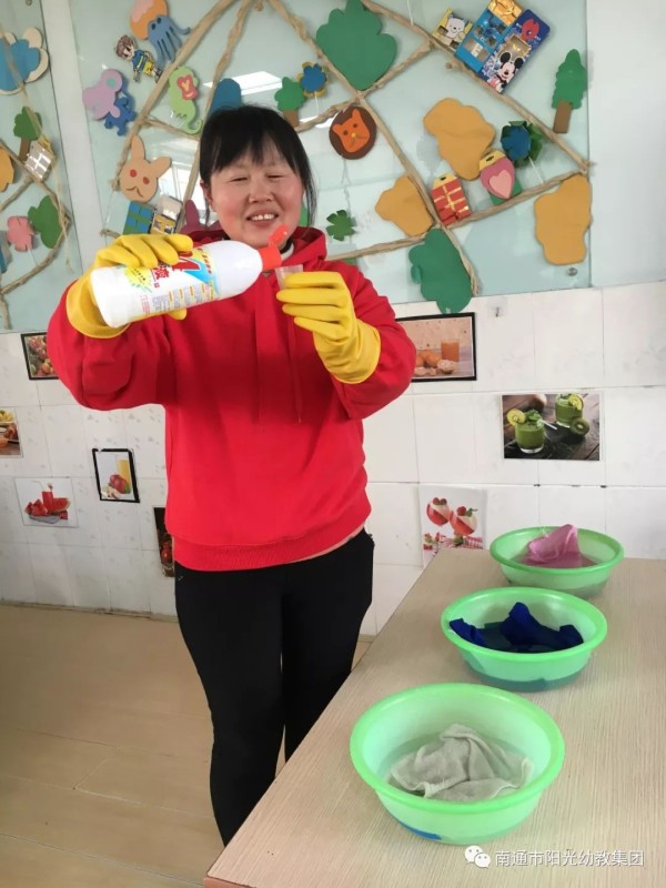 你我筑牢安全防线，共促幼儿健康成长系列报道之 ——餐前消毒与清洁-幼师课件网第13张图片