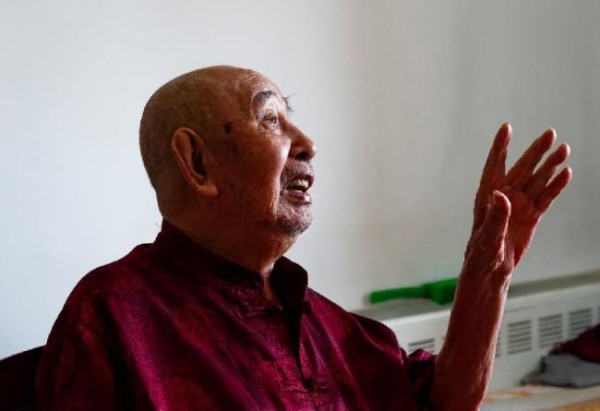 北京102岁老人领40年退休金，为何爱吃肉不运动能长寿？