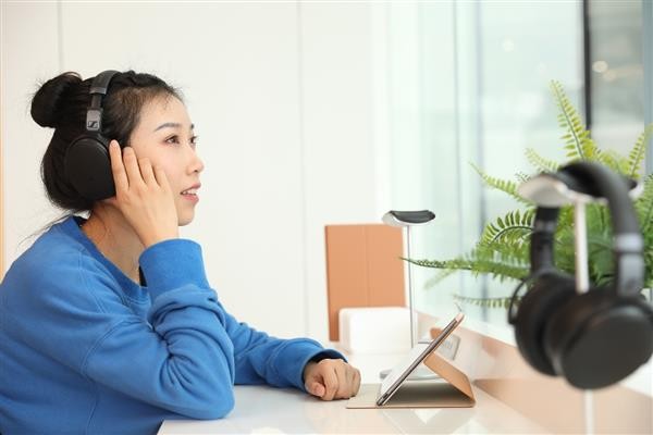 上海首家华为智能生活馆今天迎来试营业 打造全新购物体验