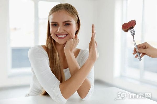 不建议节食，但也不能多吃！7个方法止“嘴馋”