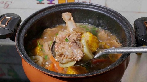 排骨这吃法太香了，我家10顿有9顿这样吃，入口软嫩味道足，解馋