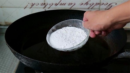 淀粉倒进开水中，瞬间变美食，活了30年第一次见这样做法，好吃