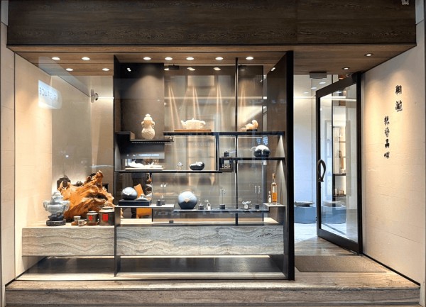 Jewelry Store Lighting Design x Ho Gih Jewelry Store | 珠寶店照明設計x和記寶石 【第一接待區】智能調光設計