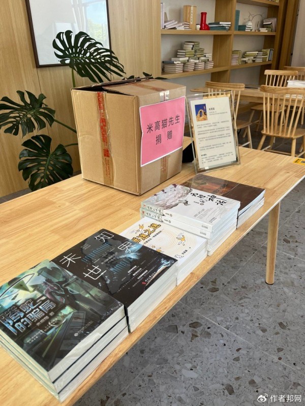 https://r.sinaimg.cn/large/article/1a99a8fb59042a26eaf4f234cd71f402