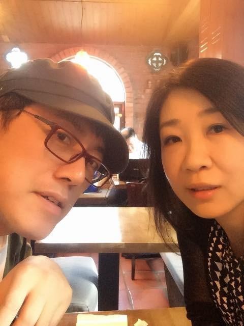 58岁张宇满头白发引热议 经纪人回应 生活状况良好