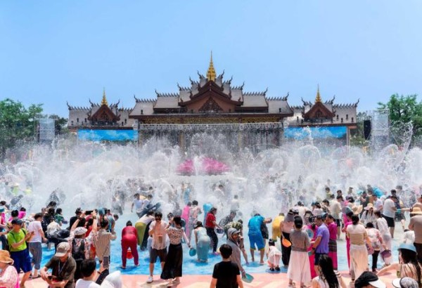 西双版纳州景洪市傣族园景区。供图