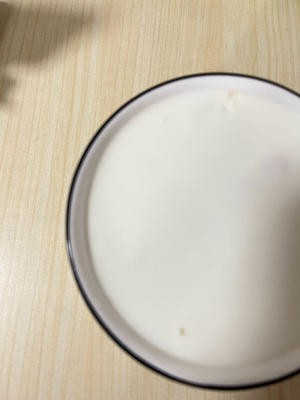 制作早餐酸奶燕麦片的做法 步骤2