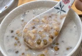 牛奶燕麦粥-简单粗暴