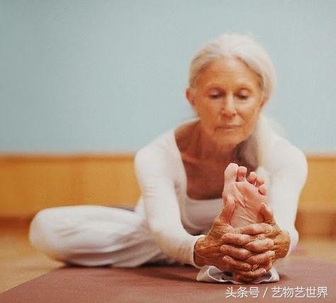 瑜伽冥想休息术：瑜伽是女人一辈子的一种生活方式和习惯