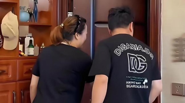 媒体人评舅舅带10多个外甥过暑假 温馨家庭引热议