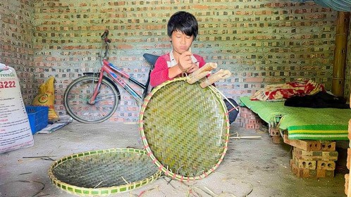 农村孩子小孟知道赚钱不易，自己做竹编节约钱，这孩子啥都会点