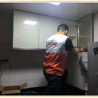 橱柜门合页台面水槽地板漏水下塌维修深圳同城上门服务免费量尺寸