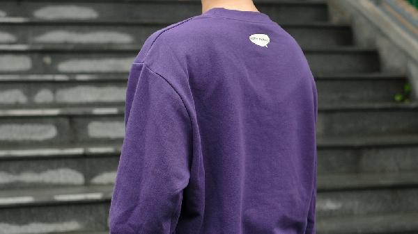白色衣服被染了色怎么洗白