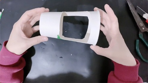 奶茶喝完杯子随手扔了就太浪费了，这样利用起来，商家都没想到