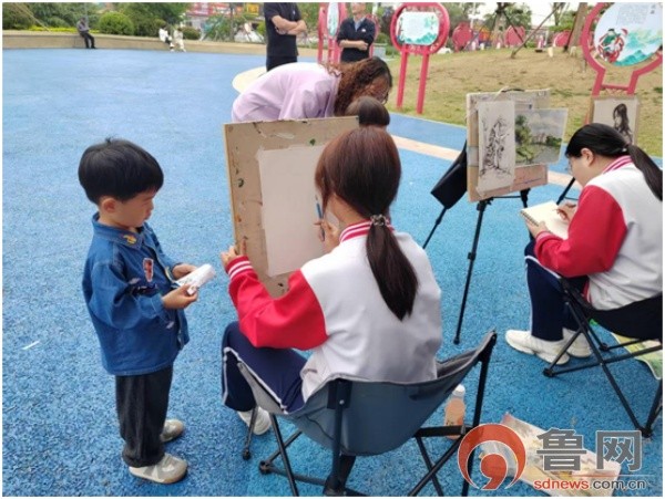 全环境立德树人 | 青岛胶州市开展“志愿行动零距离 便民服务暖人心”活动