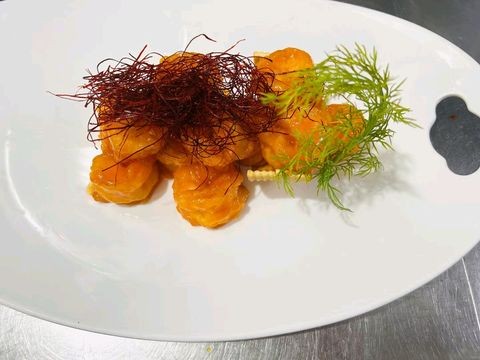 上门厨师刘师傅·郑州上门厨师做菜，从事餐饮工作20多年，精通杭帮菜，粤菜，海鲜，融合菜