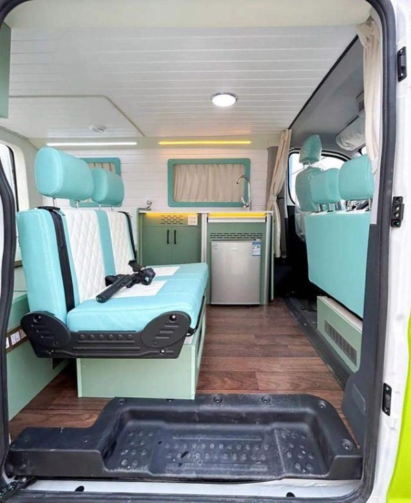 华辰Vanlife风露营房车 价格亲民 短轴低顶 可下地库-有驾