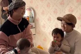 亲戚朋友相聚一堂,分享彼此的故事和快乐,家里充满了温馨和谐气氛。#记录真实生活 #日常vlog #原创视频 #家的样子 #原创作品视频封面