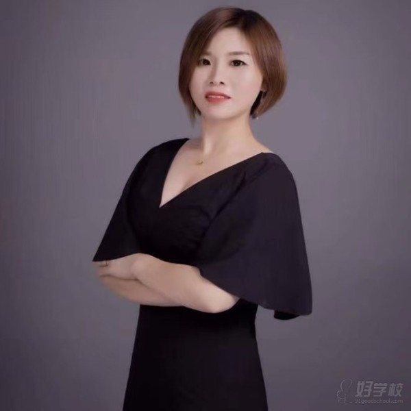 上海高级个人形象设计培训提升班 上海伊尚美薇化妆美甲纹绣皮肤管理培训学院