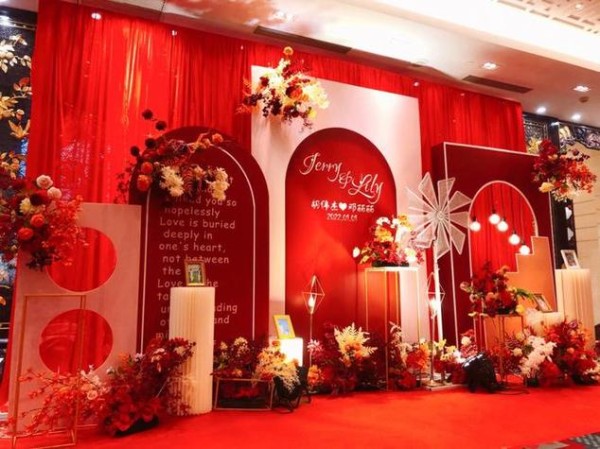 红色西式婚礼极简主义红色西式婚礼极简主义设计