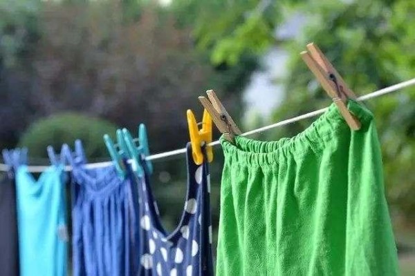 衣服有霉味怎么办？不妨试试这些妙招，管用