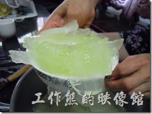 蘆薈清潔劑。取得的蘆薈肉。