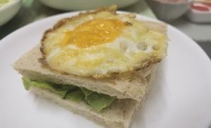 自制快手早餐三明治,营养健康的做法 步骤4