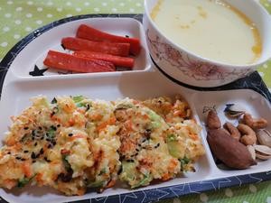快手早餐—营养丰富的香煎米饼,解决剩米饭的做法 步骤5