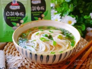 三分钟快手早餐——清汤面的做法 步骤8