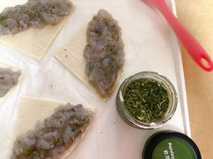 快手早餐虾滑手抓饼的做法 步骤3