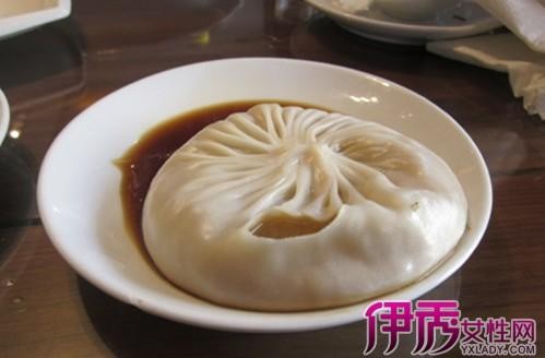 【图】如何制作靖江蟹黄汤包 吃蟹黄汤包的秘诀是什么