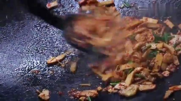 贵州农村家常菜，酸辣椒炒干豆腐，好吃下饭