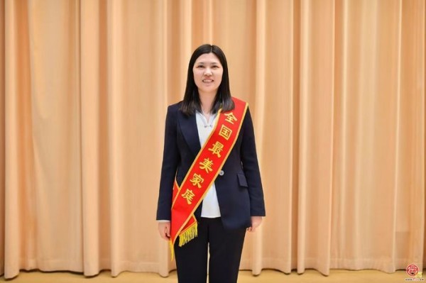 全国文明家庭｜王美华家庭：小家传递大爱 共建幸福家园