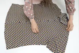 教你3秒快速叠衣法,一分钟可以叠20件衣服,快到你不敢相信视频封面