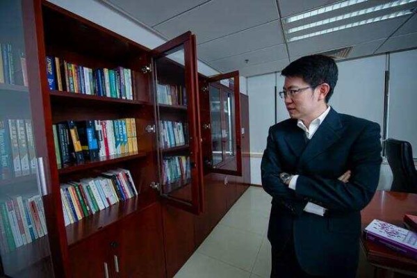读书是一种理想:走进北大教授秦雪征的书房