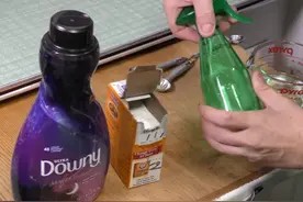 小苏打混水喷洒在衣物上,衣服上难闻的异味马上得到根除图片