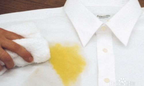 纯棉衣服上沾上蛋黄怎样清洗掉
