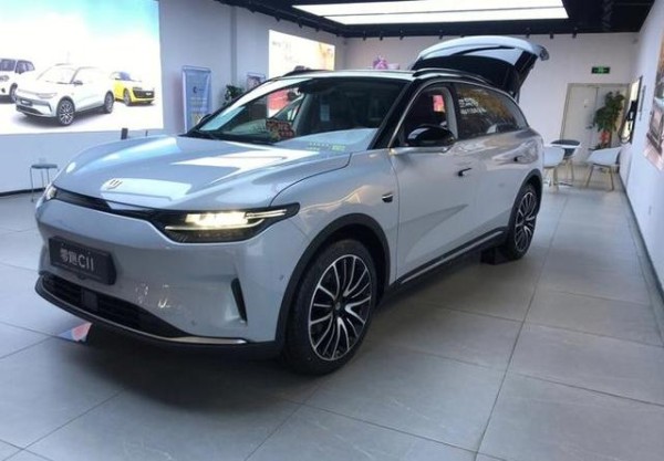 电动车“每天充”和“用尽再充”，哪个更伤车？修车师傅说出答案-有驾
