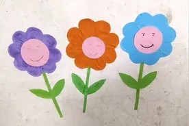 自己用纸制作一些这样的手工花贴在墙上,孩子可喜欢了视频封面