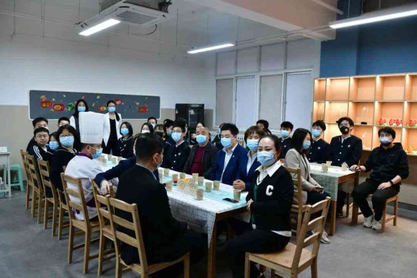 全方位DIY厨房创意攻略：打造个性化美食空间与实用技巧大 