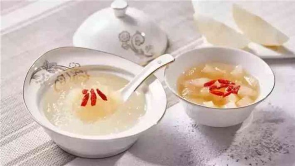 燕窝可以加入什么药材煲：汤及其搭配食材一览