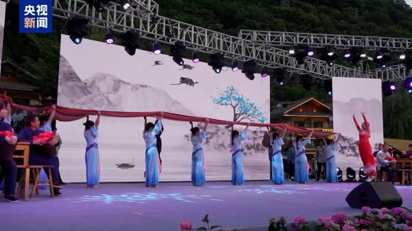 高温“烤”验催热“清凉经济” 避暑秘境+防晒科技走俏「相关图片」