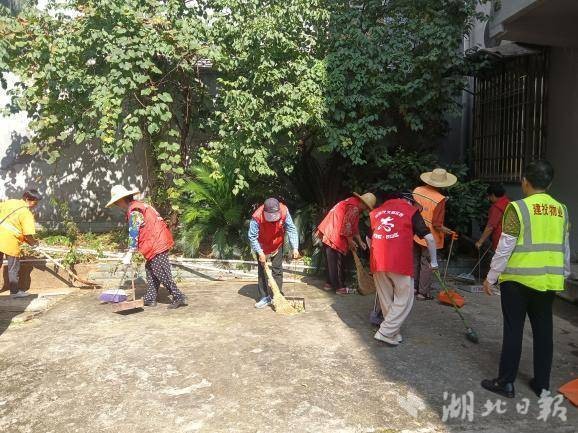 20250711冶矿路社区：“每周一扫”新景象 清洁家园展新颜.docx
