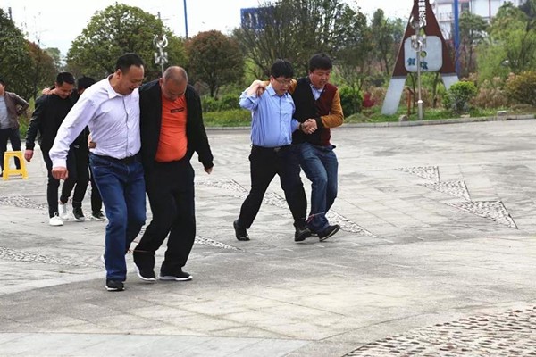齐心协力.jpg