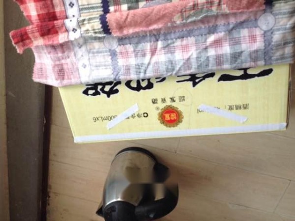 旧纸箱改造储物箱 第6张