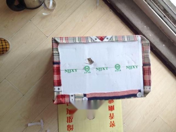 旧纸箱改造储物箱 第7张